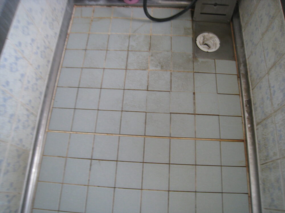 大阪の浴室工事（バスナリアルデザイン）施工前
