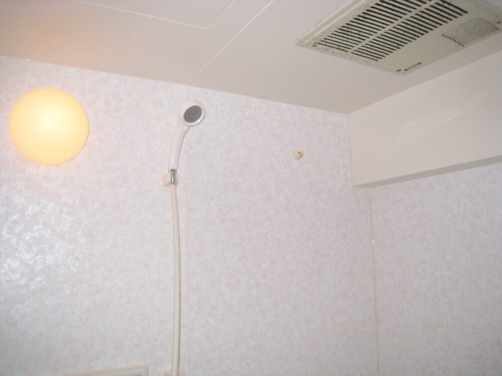 奈良の浴室工事（天井、壁パネル工事）施工後