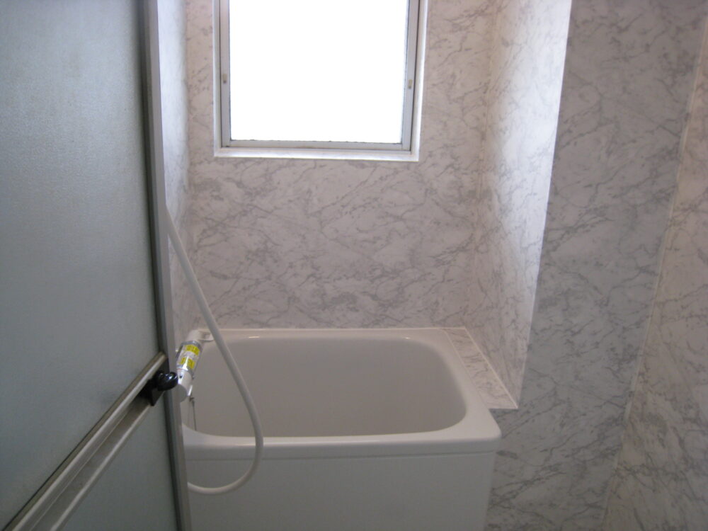 兵庫の浴室パネル施工とFRP浴槽塗装工事後