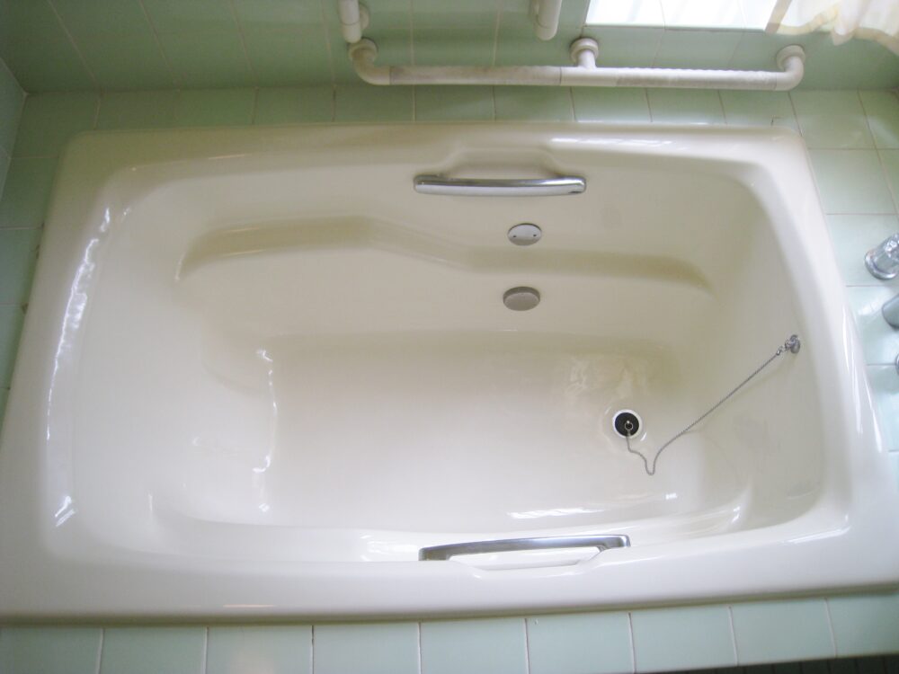 大阪府岸和田市のホーロー浴槽塗装工事施工後