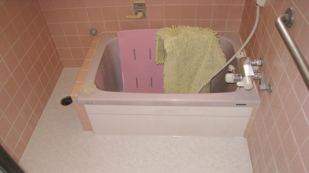奈良の浴室（バスナリアルデザイン貼り込み工事）施工後