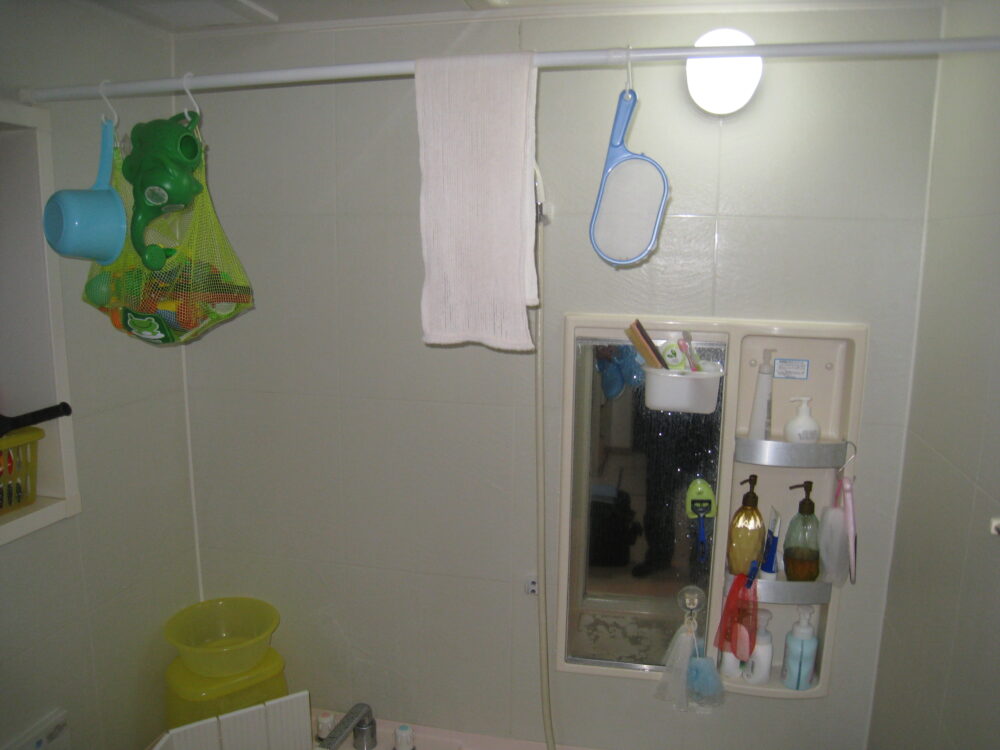 兵庫の浴室壁パネル施工及び浴室床バスナリアルデザイン貼り込み工事施工前