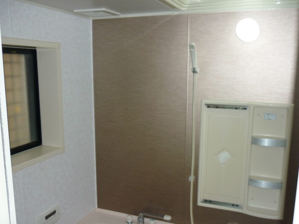 兵庫の浴室壁パネル施工及び浴室床バスナリアルデザイン貼り込み工事施工後
