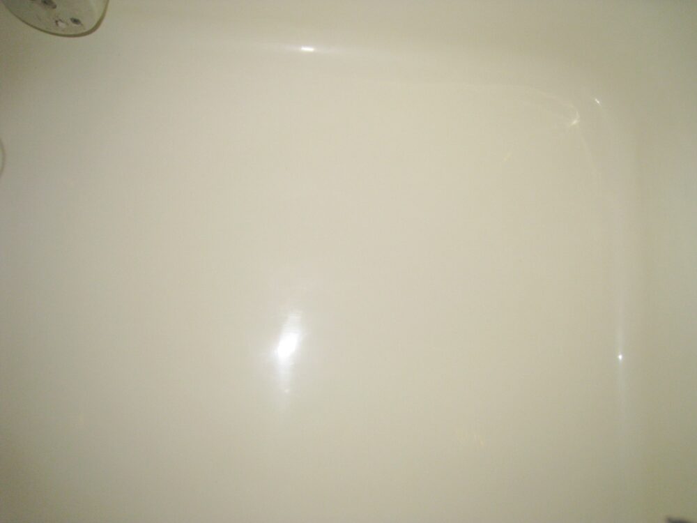 大阪のFRP浴槽塗装工事・クラック補修工事施工後