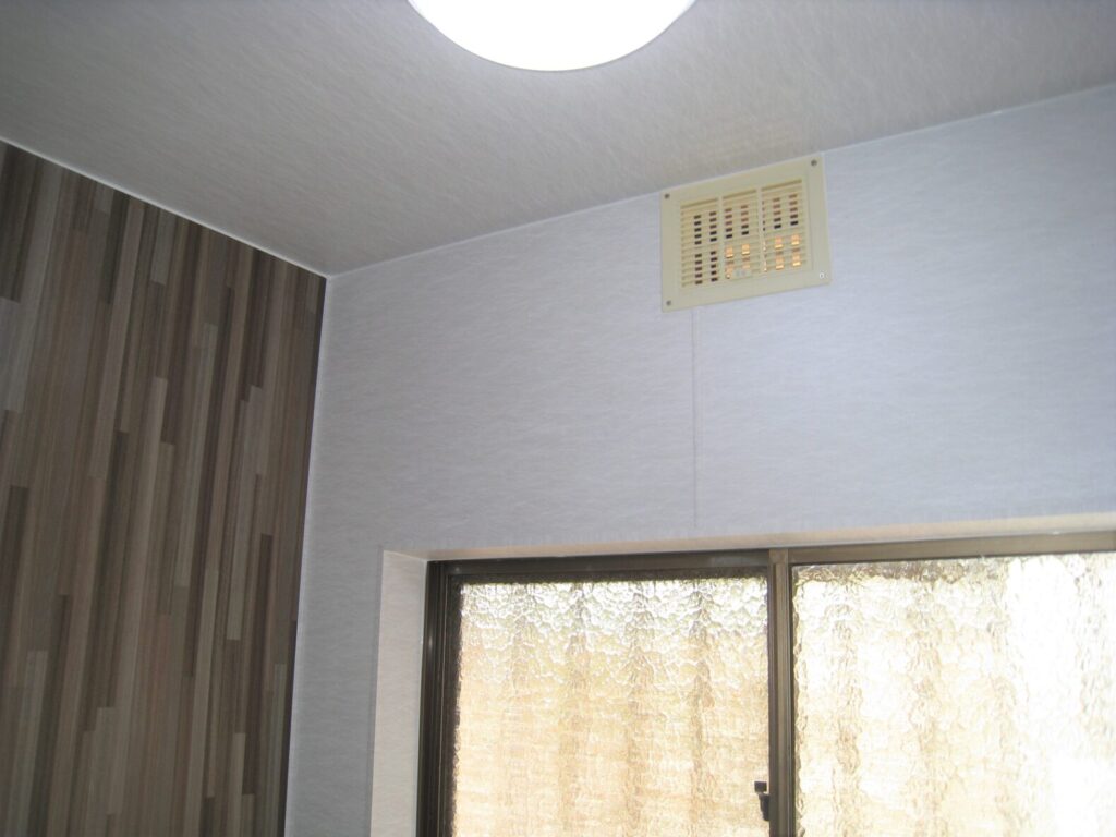 浴室天井、壁：パネル施工後