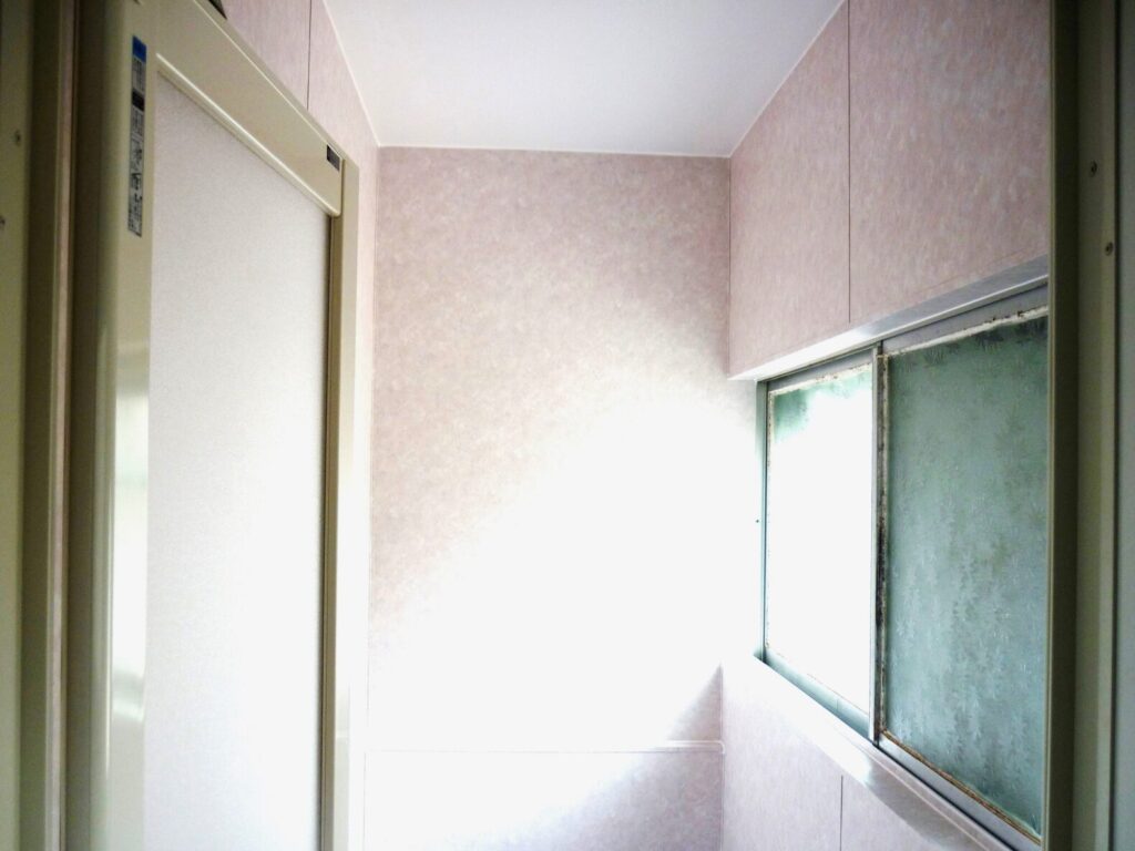 浴室の天井・壁パネル工事（橋本市）施工後