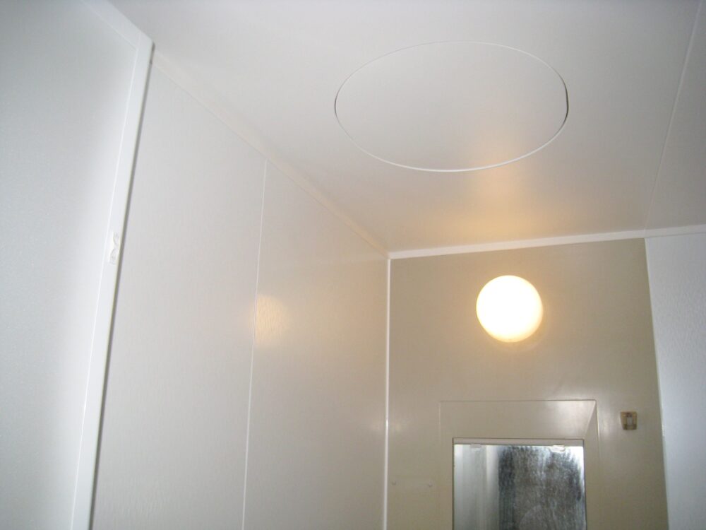 浴室の天井・壁 パロアシート施工工事(海南市)